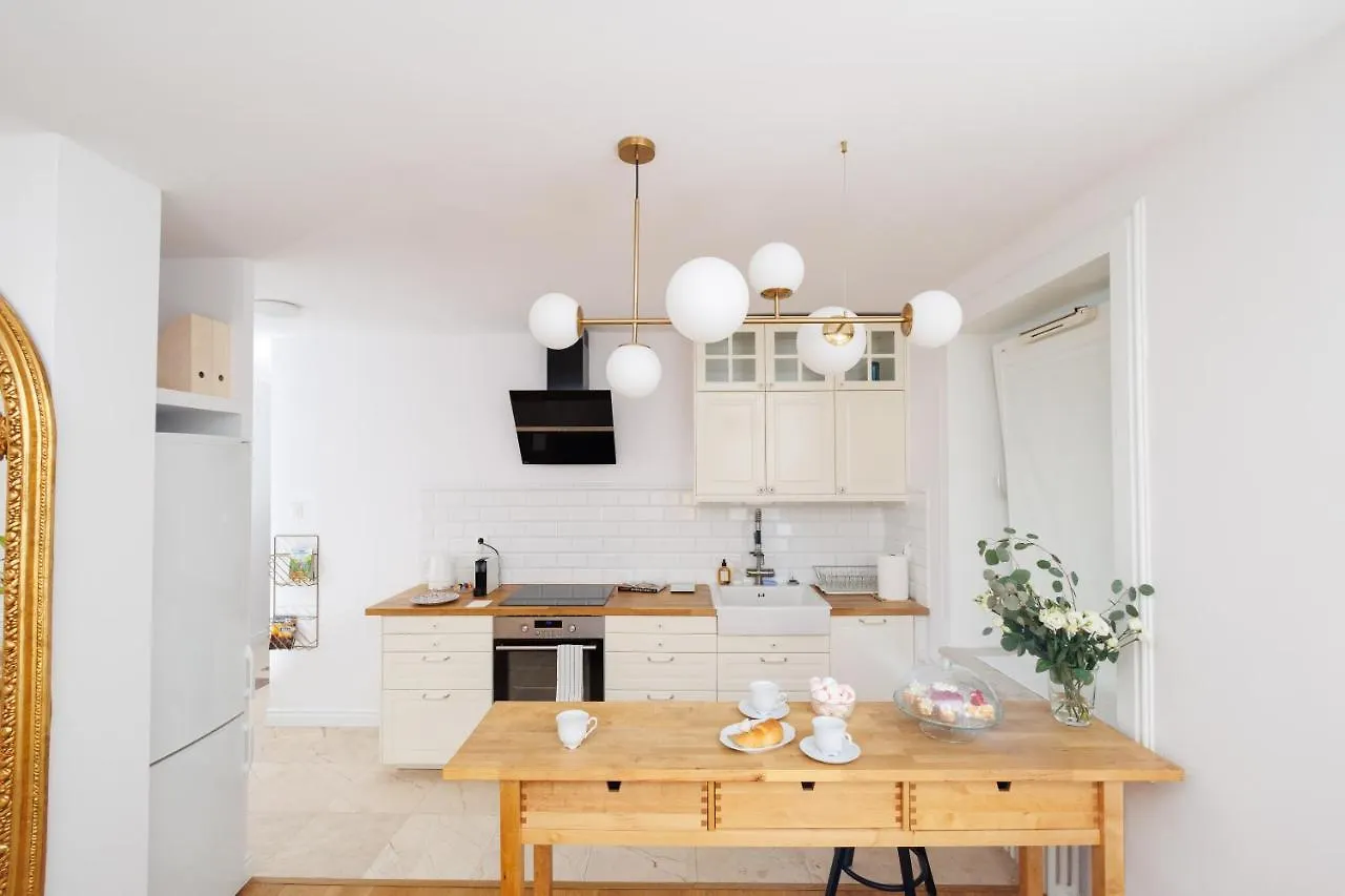 Daire Maison Bruehl - Apartamenty Przy Ogrodzie Saskim Varşova