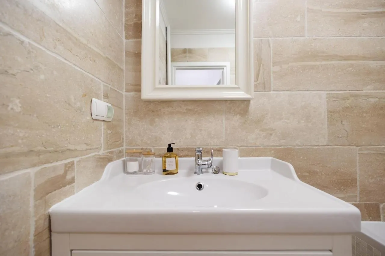 Daire Maison Bruehl - Apartamenty Przy Ogrodzie Saskim Varşova